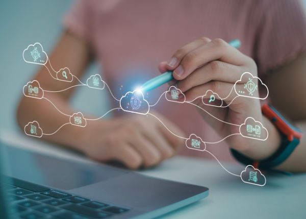 a diagram of a network on the cloud